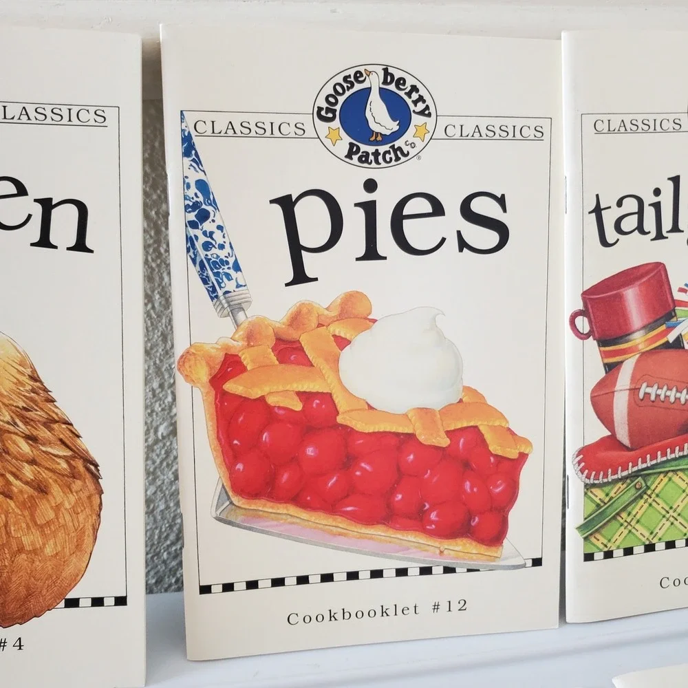 Gooseberry Patch Cookbooklet Lot 6 Chicken Pies Tailgating Chili Cocoa Bake Sale